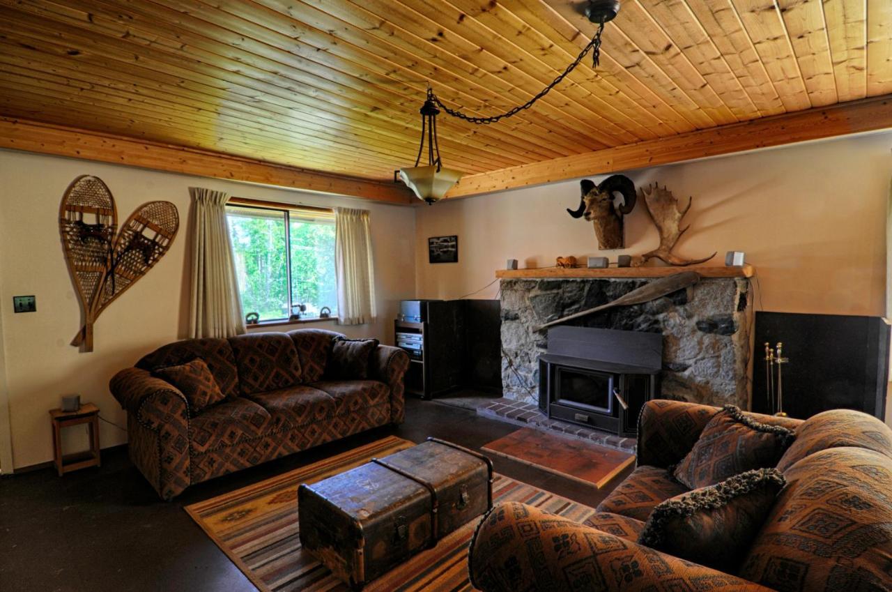 Ruth Lake Lodge Resort Forest Grove Exterior photo